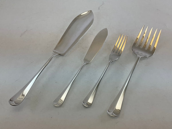 A Set of Fish Fish Eaters & Fish Servers, 26 pieces, Rattail.