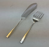 A Set of Fish Fish Eaters & Fish Servers, 26 pieces, Leighton.
