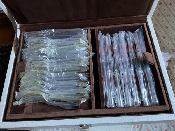 "Silver Flatware, 36 Pieces Set , Leighton. "