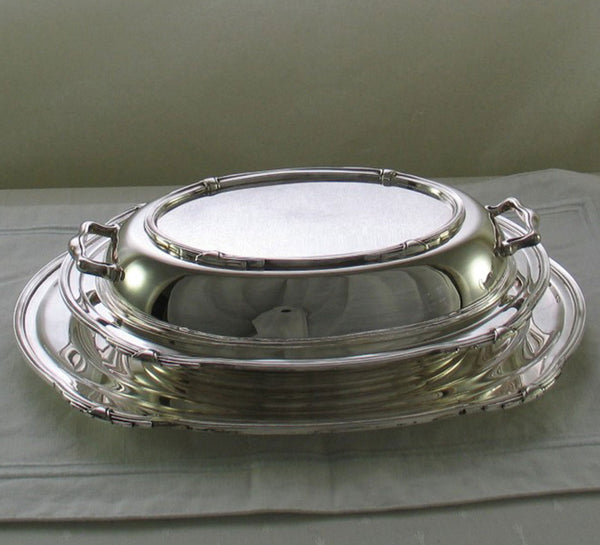 Entree Dish & Cover with Platter 12 in. with Jubilee, Patented Applied Border