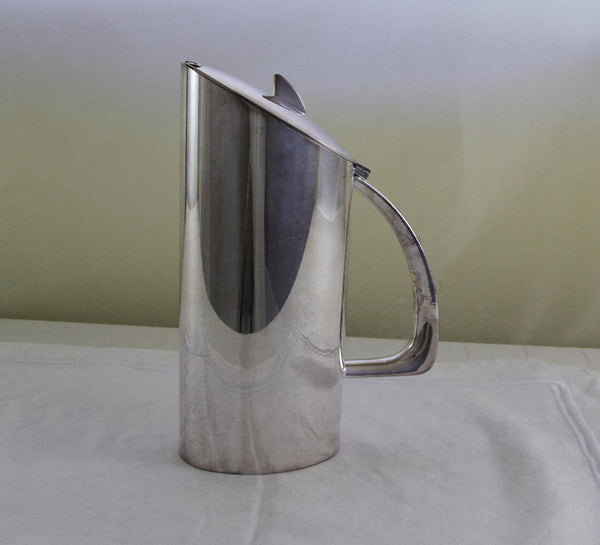 Silver Coffee Pot, Quintessence