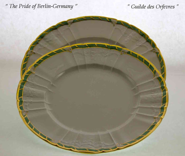 Collector's Dinner Plate Green Border and Gold Rim