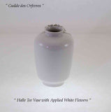 KPM Hand-Crafted Halle Tee Vase with Applied White Flowers