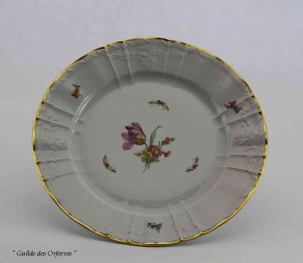 KPM Collectors Hand-Painted European Dinner Plate, multi-colored & Scattered flowers