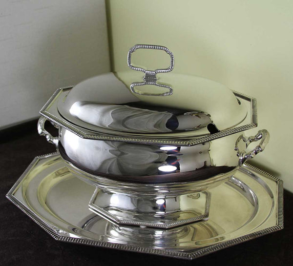 Silver Octagonal Oval Soup Tureen & Cover with Plateau 16 in. Gadroon