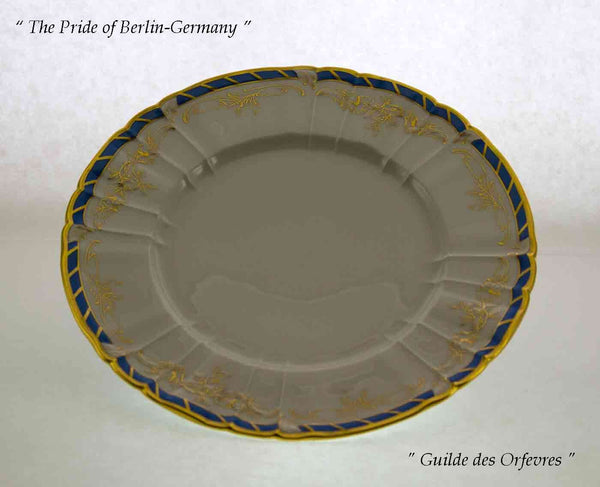 Collector's Dinner Plate Gold decoration, Blue border and gold rim