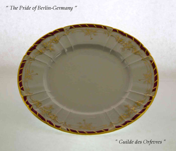 Collector's Dinner Plate Gold decoration, purple-red border and gold rim